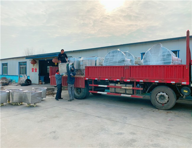電加熱夾層鍋6臺，料車6臺，發往安徽亳州