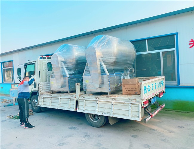 1200L變頻水冷泵真空滾揉機2臺發往山東濱州