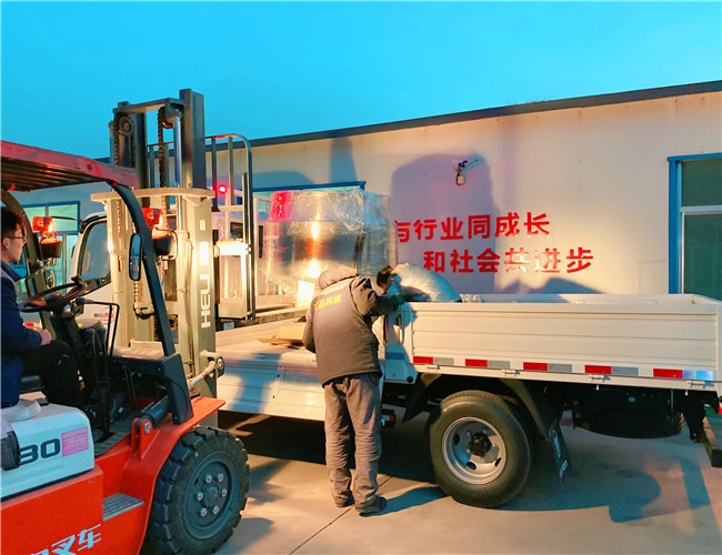 500L固定立式保溫電加熱夾層鍋發往安徽亳州
