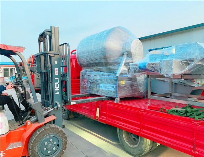 1200L變頻水冷泵真空滾揉機發往河南安陽