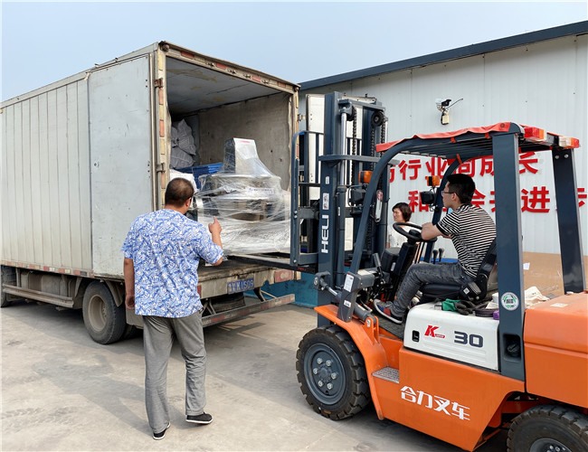 300L電加熱攪拌鍋發往山東萊蕪