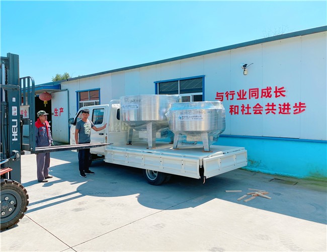 立式保溫電加熱夾層鍋1200L一臺，500L一臺，發往河南周口